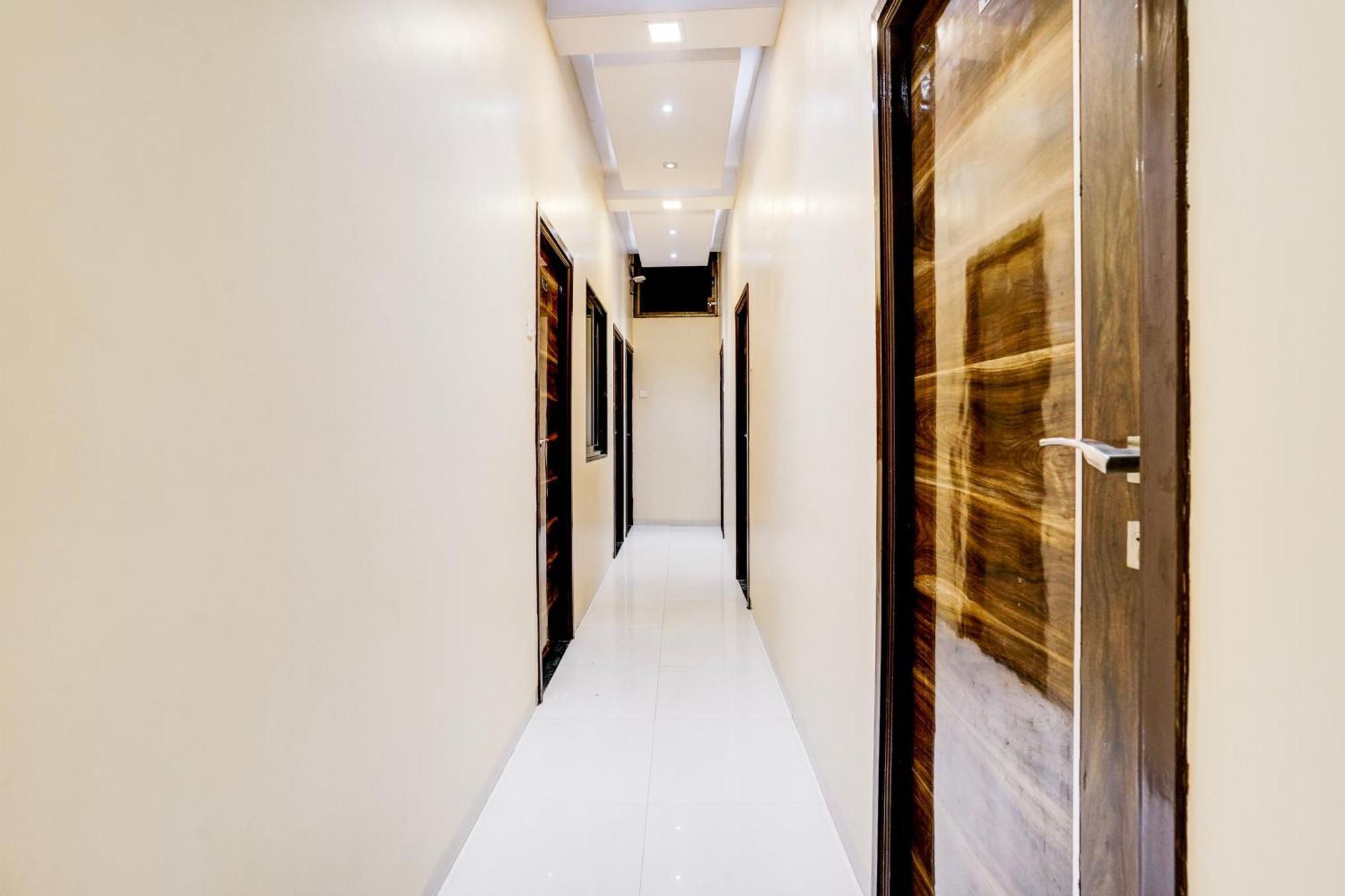 Airport Metro Hotel Βομβάη Εξωτερικό φωτογραφία