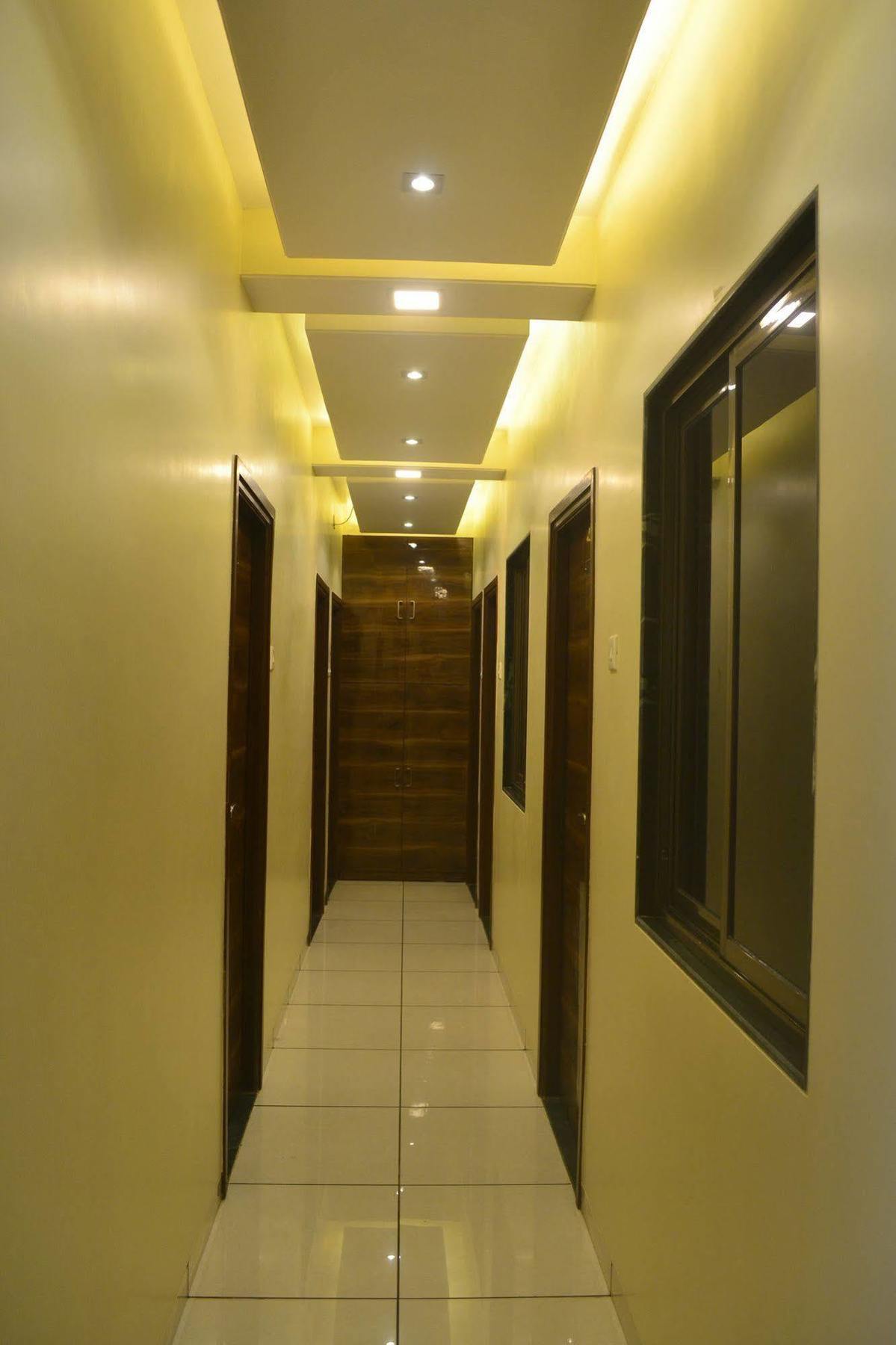 Airport Metro Hotel Βομβάη Εξωτερικό φωτογραφία